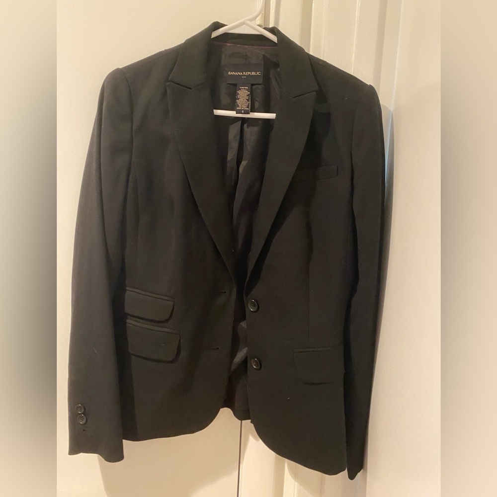 Banana Republic slim fit stretch size 4 blazer. Excellent condition